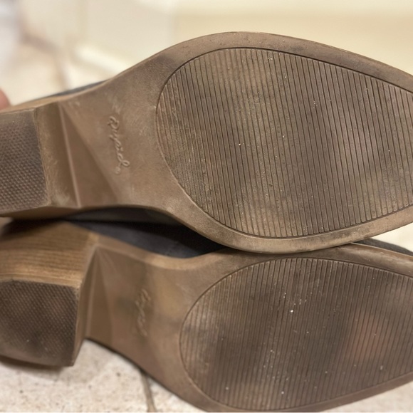 Qupid Gray Wedge bootie size 8.5 - Picture 4 of 7